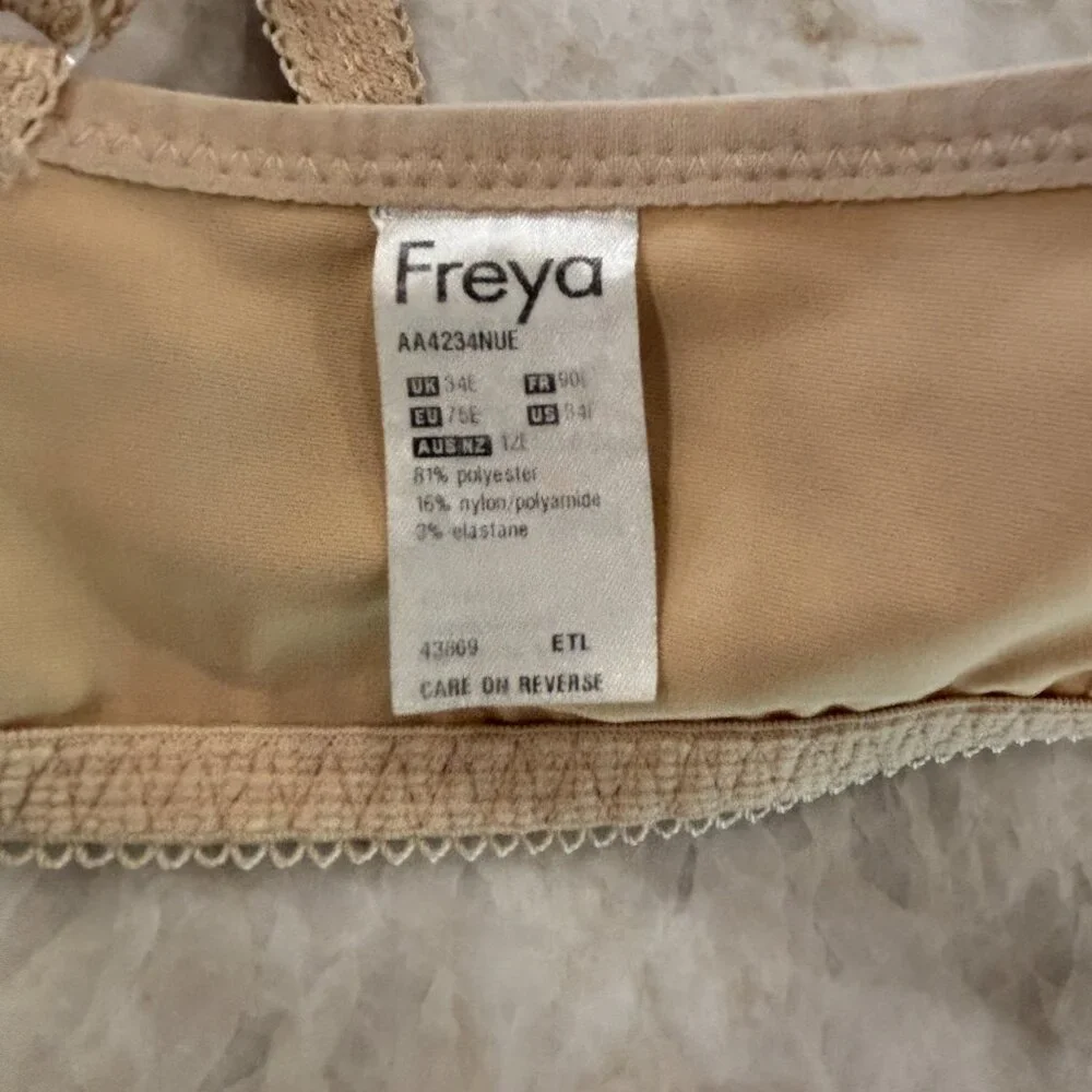 Freya Molded Plunge‎ Bra in Nude, 34 E